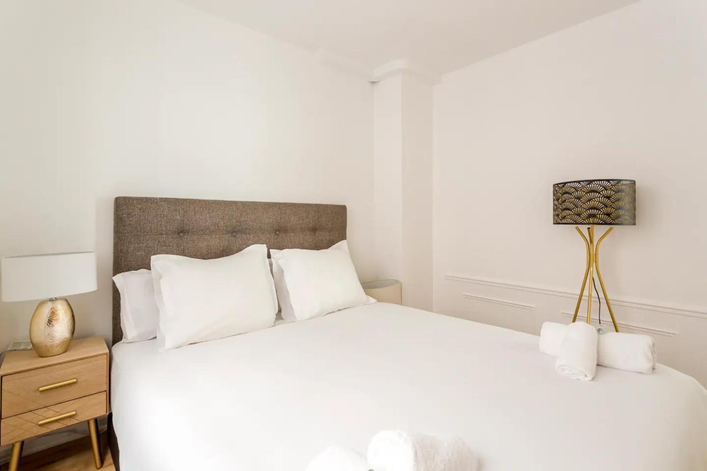 8P - 3Br Le Marais Spacious - Central - Historic Apt Paris Eksteriør bilde