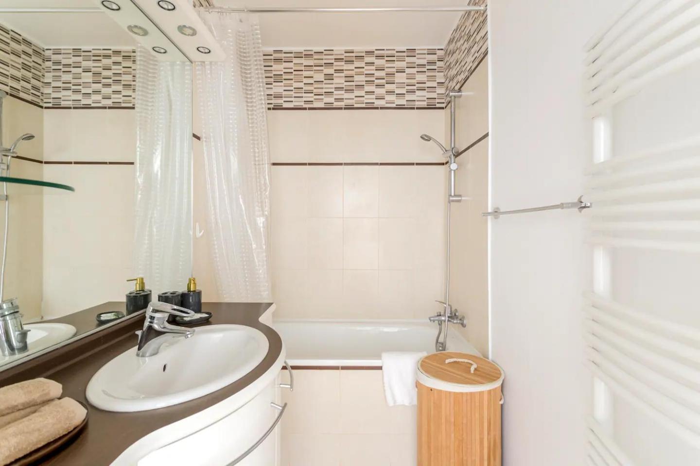 8P - 3Br Le Marais Spacious - Central - Historic Apt Paris Eksteriør bilde